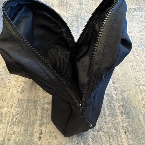 Nike Black Crossbody Bag for Men - Picture 4 of 8